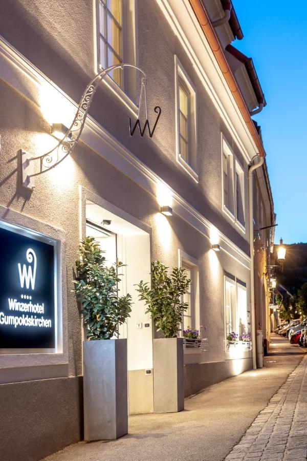 Winzerhotel กุมพอลด์สเคียร์เคน ภายนอก รูปภาพ