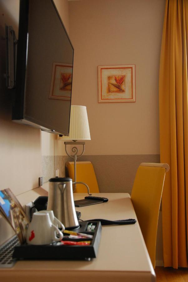 Winzerhotel กุมพอลด์สเคียร์เคน ภายนอก รูปภาพ